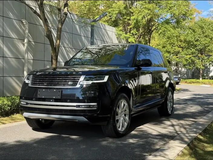 Range Rover 2025 Model 3.0 L6 400PS Shengshi Extended Edition – фото 1