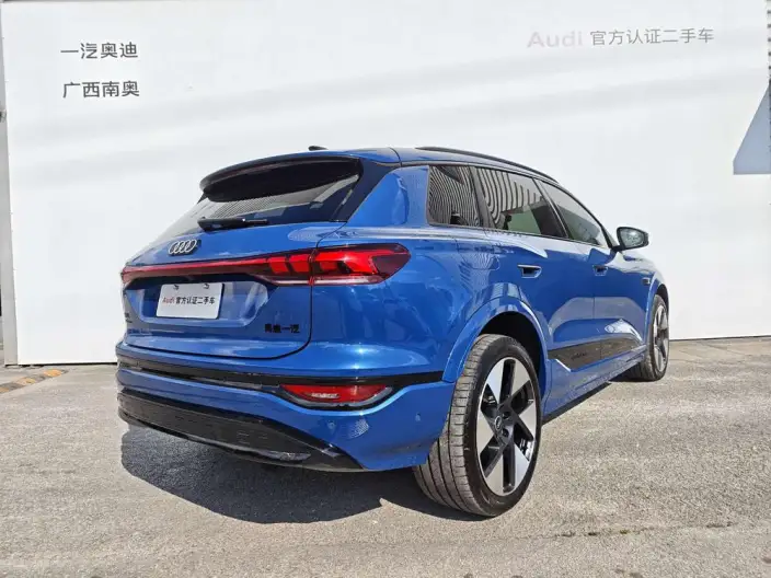 AUDI Q6L e-tron 2026 Model First Edition Pilot Edition – фото 4