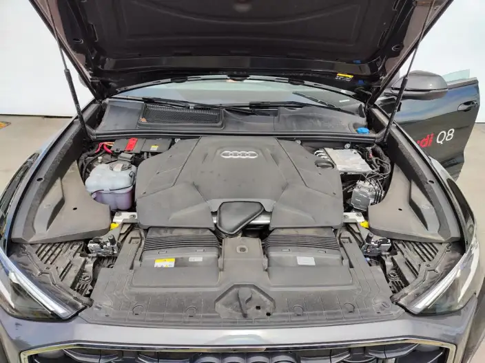Audi Q8 2024 Model 55 TFSI Luxury Dynamic Model – фото 7