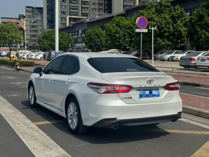 Toyota Camry 2022 Model 2.0GVP Leading version – фото 4