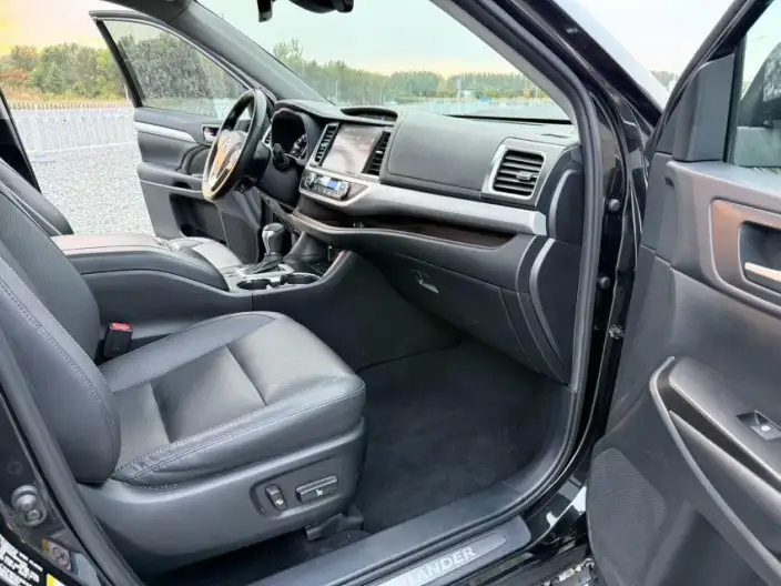 Toyota Highlander 2021 Model 2.0T 4WD Deluxe Edition 7 seat – фото 6