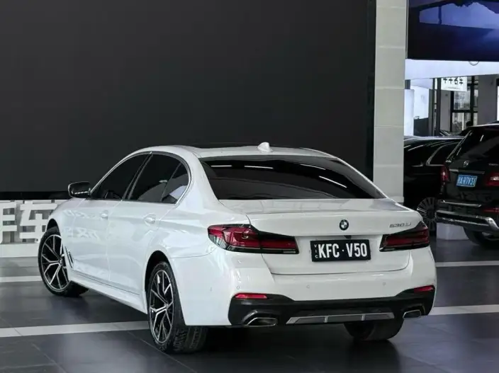 BMW 5 Series 2022 Model Facelift 530Li Exclusive Model M Sports Set – фото 4