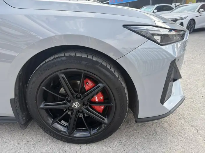 Changan UNI-V 2023 Model 1.5T Noble Model – фото 5