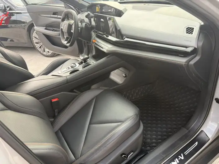 Changan UNI-V 2023 Model 1.5T Noble Model – фото 8