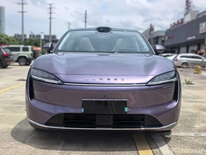 Luxeed R7 2024 Model EV 82kWh Max Rear Drive Edition – фото 2