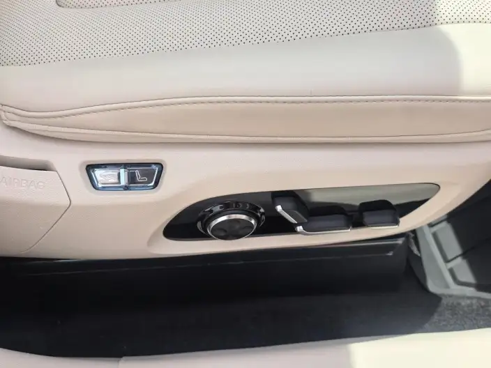 Luxeed R7 2024 Model EV 82kWh Max Rear Drive Edition – фото 10