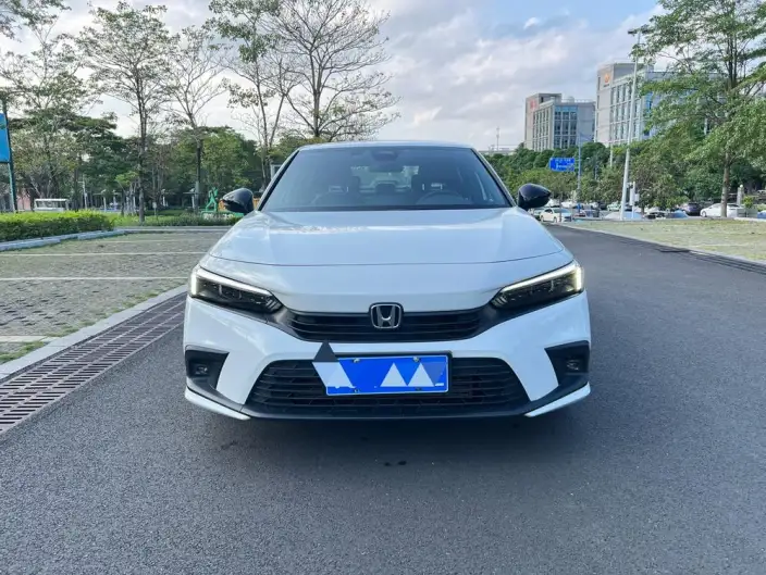 Honda Civic 2022 Model 240TURBO CVT Combustion Edition – фото 2