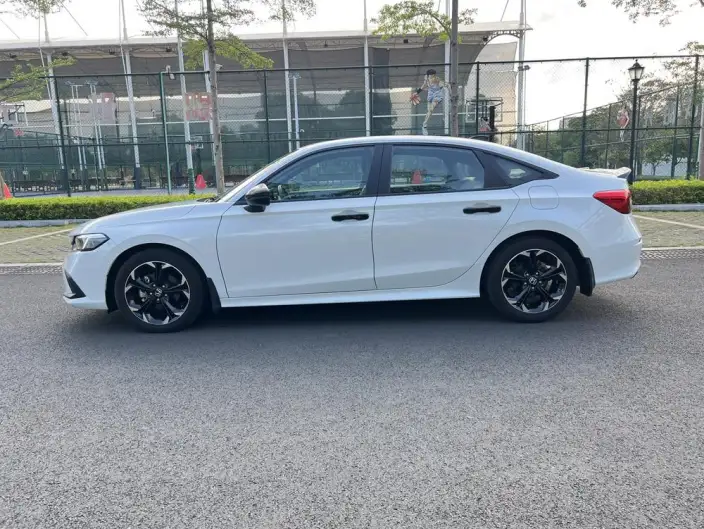 Honda Civic 2022 Model 240TURBO CVT Combustion Edition – фото 3