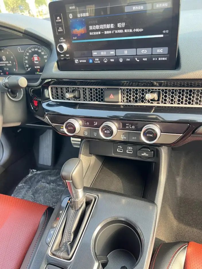 Honda Civic 2022 Model 240TURBO CVT Combustion Edition – фото 8