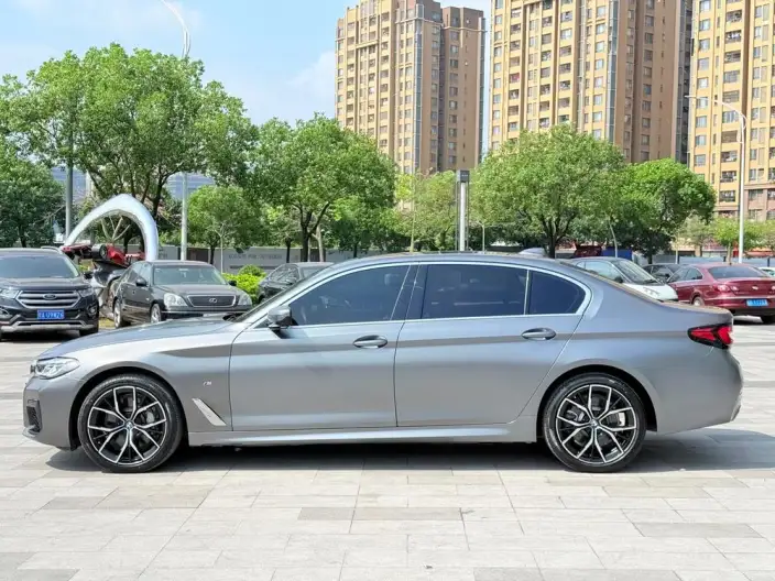 BMW 5 Series 2023 Model Facelift 530Li Exclusive Model M Sports Set – фото 4
