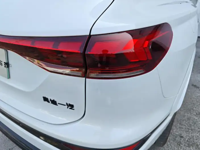 AUDI Q6L e-tron 2026 Model First Edition Pilot Edition – фото 9