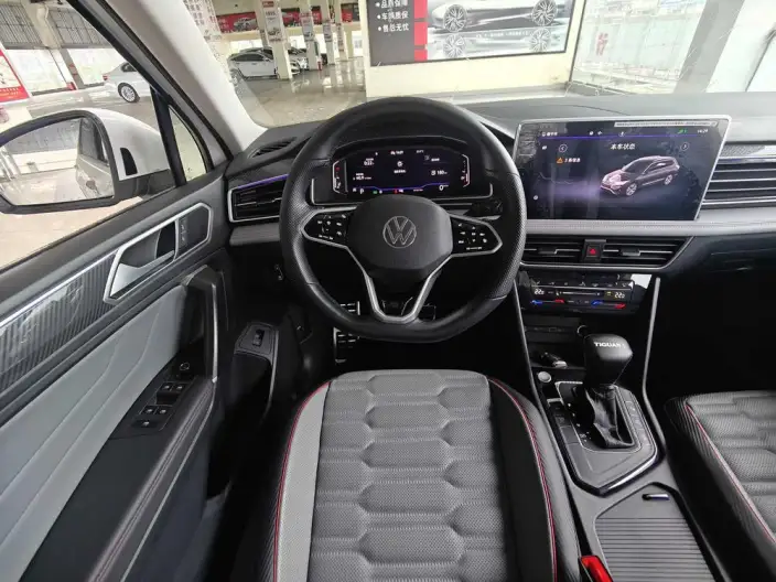Volkswagen Tiguan L 2022 Model 330TSI Automatic 2WD R-Line Ultimate Edition – фото 8