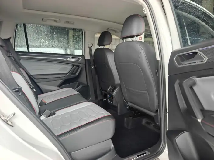 Volkswagen Tiguan L 2022 Model 330TSI Automatic 2WD R-Line Ultimate Edition – фото 9