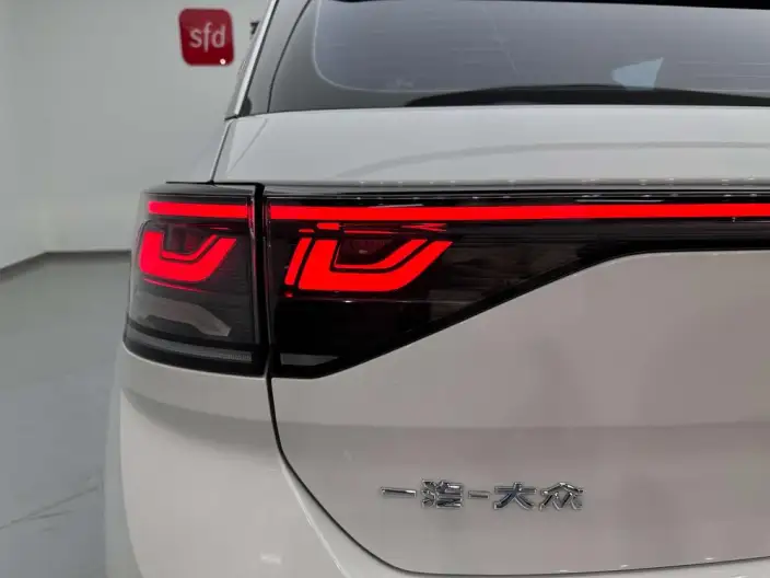Volkswagen T-Roc 2023 Model 300TSI DSG Chenguang Edition – фото 10