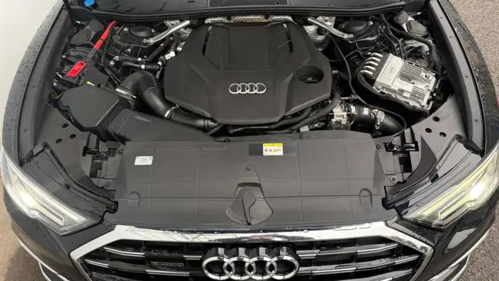 Audi A6L 2023 Model 55 TFSI quattro Exclusive Dynamic Model – фото 7