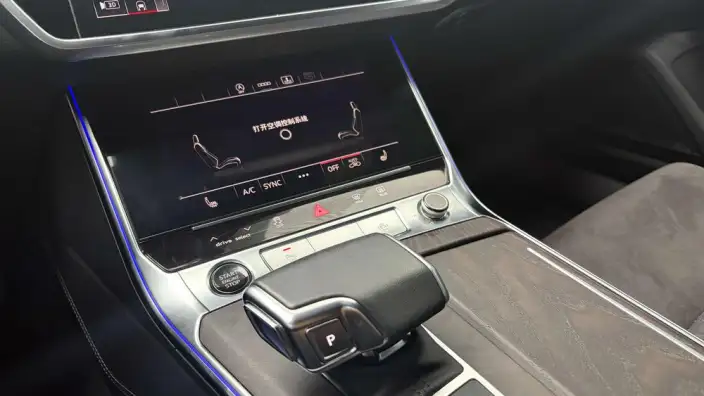 Audi A6L 2023 Model 55 TFSI quattro Exclusive Dynamic Model – фото 9