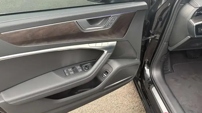 Audi A6L 2023 Model 55 TFSI quattro Exclusive Dynamic Model – фото 10