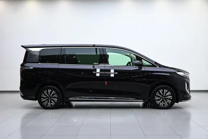 HONGQI HQ9 PHEV 2024 Model 4WD Deluxe Edition – фото 8