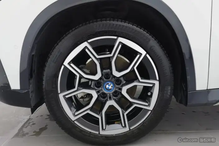 BMW iX 1 2023 Model xDrive30L X Design Set – фото 8