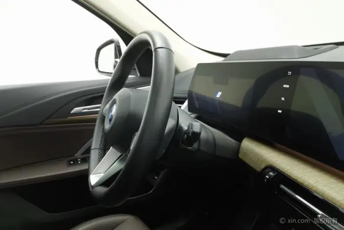 BMW iX 1 2023 Model xDrive30L X Design Set – фото 10