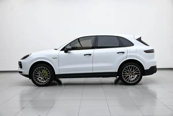 Cayenne E-Hybrid 2023 Model Cayenne E-Hybrid 2.0T Platinum edition – фото 4