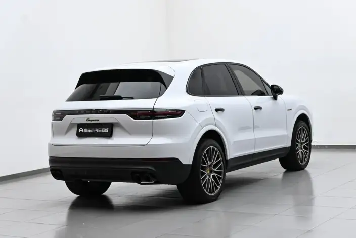 Cayenne E-Hybrid 2023 Model Cayenne E-Hybrid 2.0T Platinum edition – фото 7