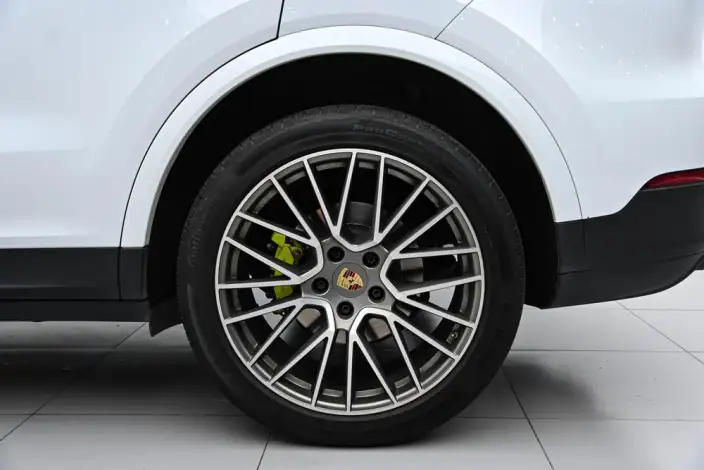 Cayenne E-Hybrid 2023 Model Cayenne E-Hybrid 2.0T Platinum edition – фото 9