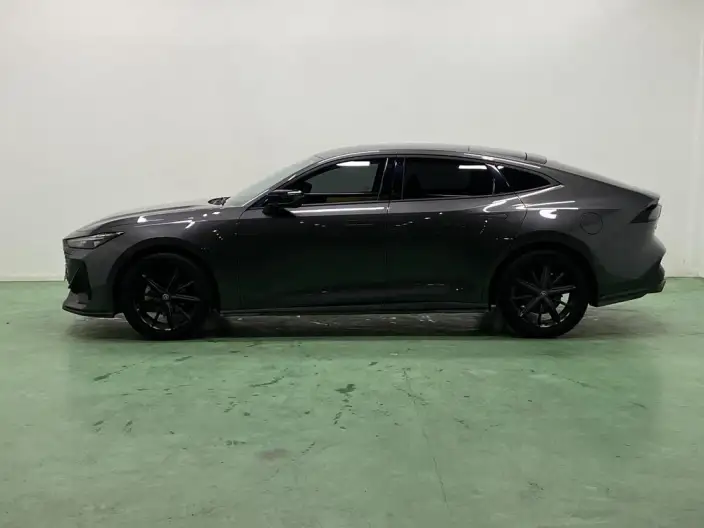 Changan UNI-V 2022 Model 1.5T Noble Model – фото 4