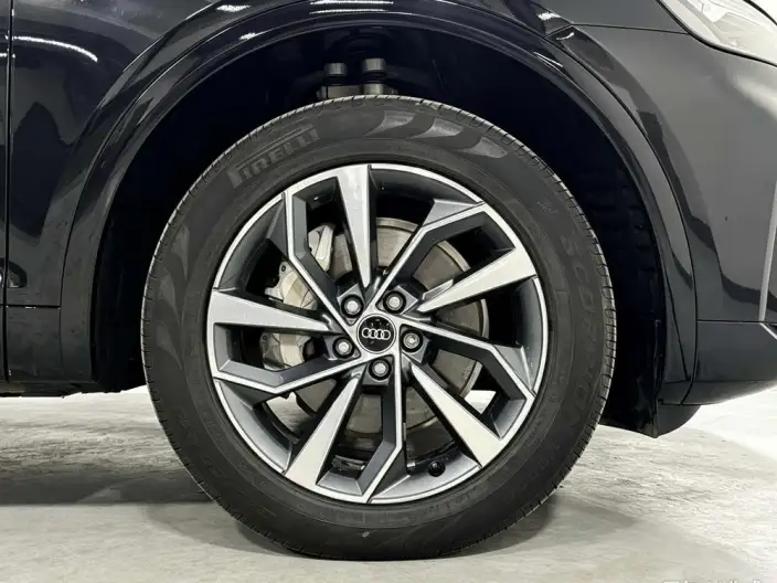 Audi Q5L 2023 Model 40T Luxury Dynamic Model – фото 6