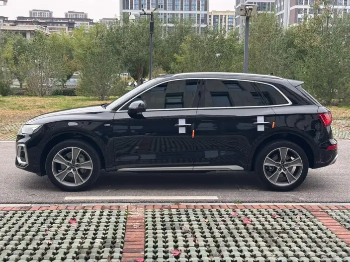 Audi Q5L 2022 Model Facelift 45T Luxury Dynamic Model – фото 4