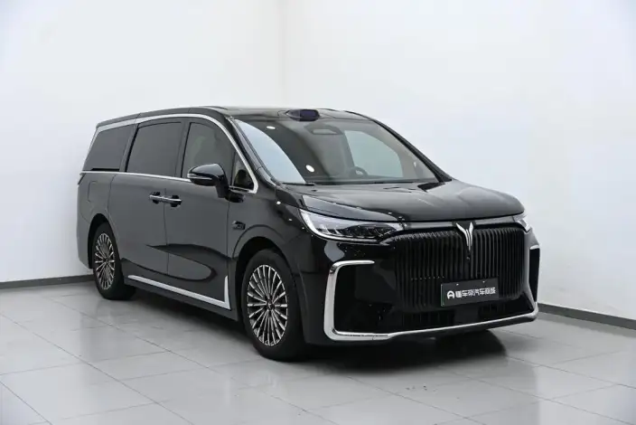 VOYAH Dreamer PHEV 2026 Model Champion Edition – фото 3