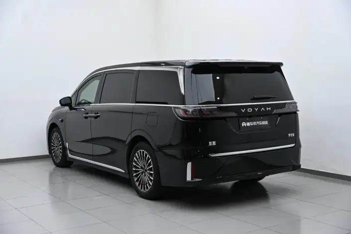 VOYAH Dreamer PHEV 2026 Model Champion Edition – фото 5