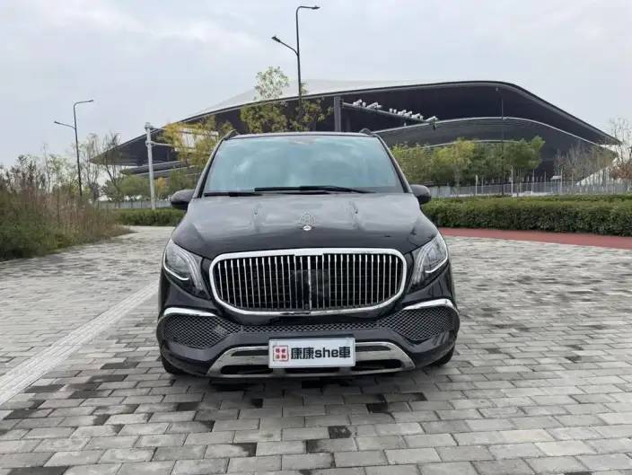 Viano 2023 Model 2.0T Elite Edition 7 seat – фото 2