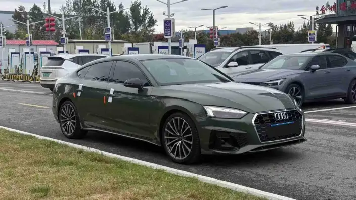 Audi A5 2025 Model Sportback 40 TFSI quattro Luxury Dynamic Model – фото 3