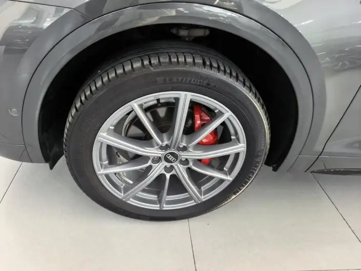 Audi Q5L 2022 Model Facelift 45T Luxury Dynamic Model – фото 7