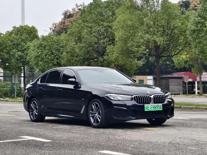 BMW 5 Series PHEV 2022 Model 535Le M Sports Set – фото 3