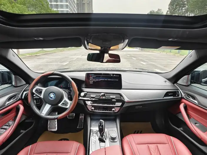BMW 5 Series PHEV 2022 Model 535Le M Sports Set – фото 7