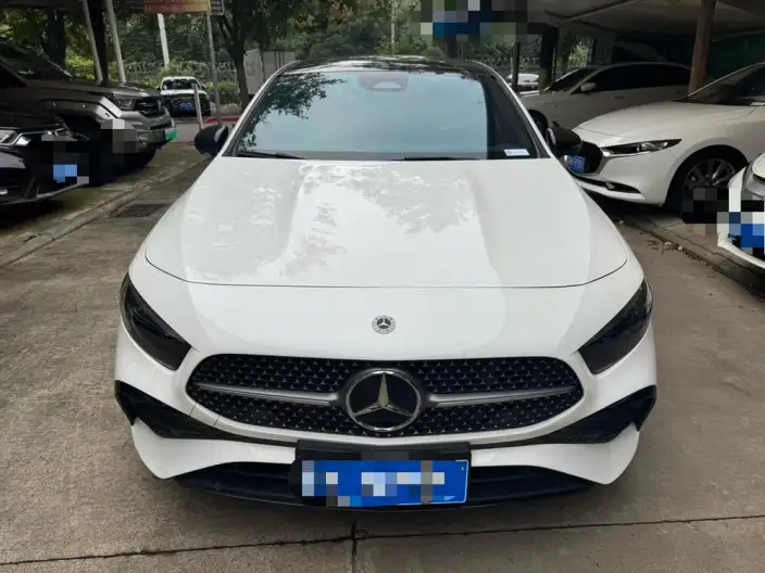 Mercedes-Benz A-class 2024 Model A 200 L Fashion Edition – фото 2