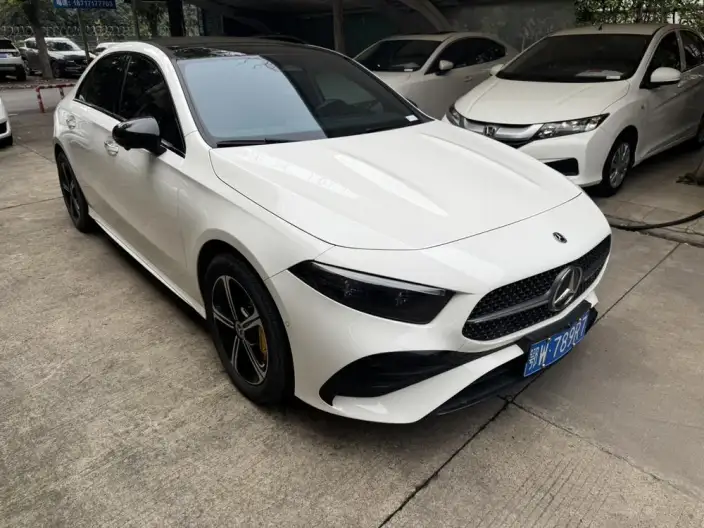 Mercedes-Benz A-class 2024 Model A 200 L Fashion Edition – фото 3