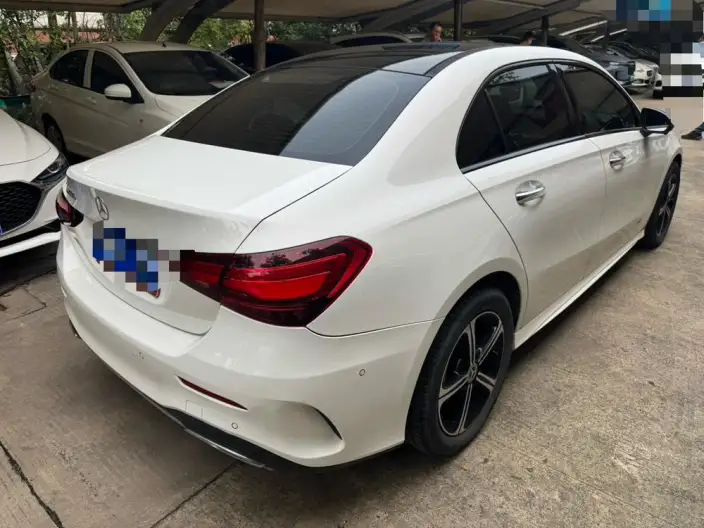 Mercedes-Benz A-class 2024 Model A 200 L Fashion Edition – фото 6