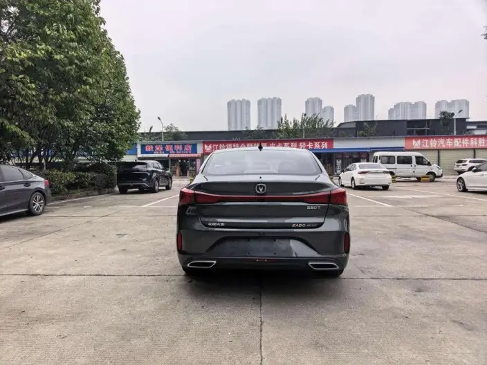 Changan Eado 2022 Model PLUS Blue whale NE 1.4T GDI DCT Noble Model – фото 4