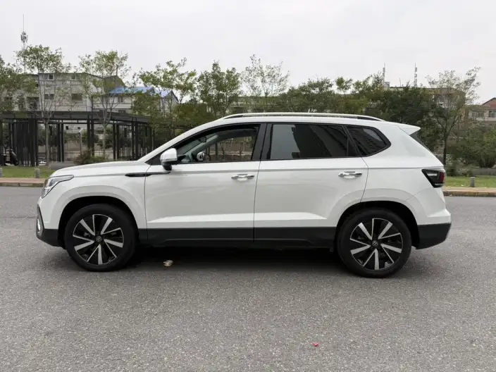 Volkswagen Tharu 2023 Model 300TSI 2WD Moonlight Edition – фото 4