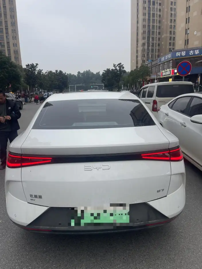 BYD e7 2025 Model 520km Zhixing Travel Edition – фото 4