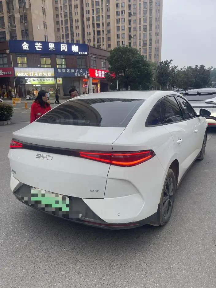 BYD e7 2025 Model 520km Zhixing Travel Edition – фото 5