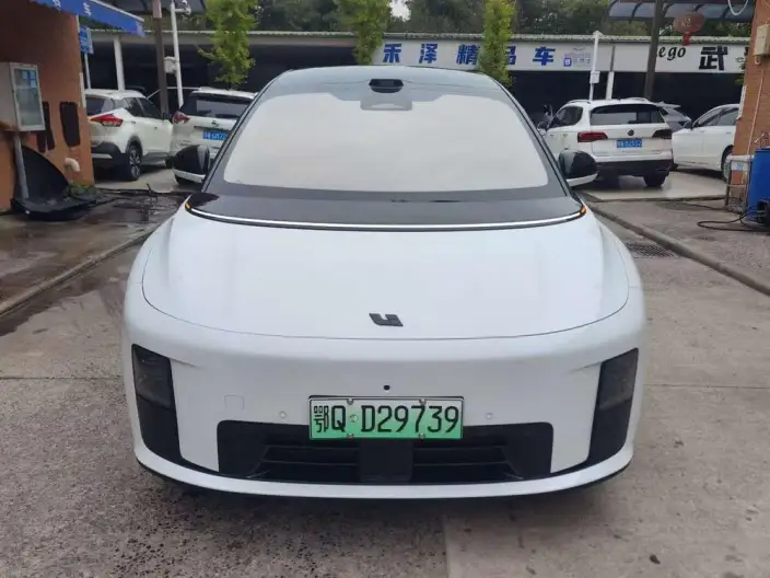 Li Auto i8 2025 Model Standard Edition – фото 2
