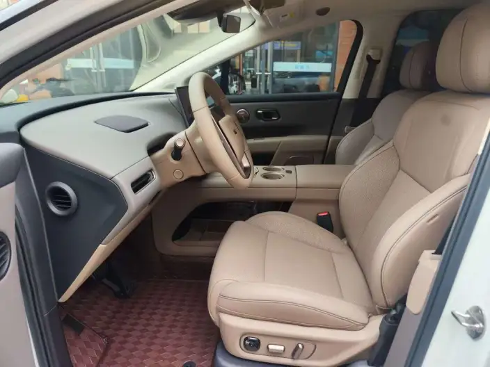 Li Auto i8 2025 Model Standard Edition – фото 8