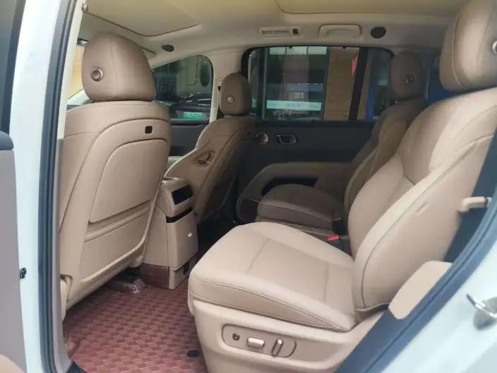 Li Auto i8 2025 Model Standard Edition – фото 9