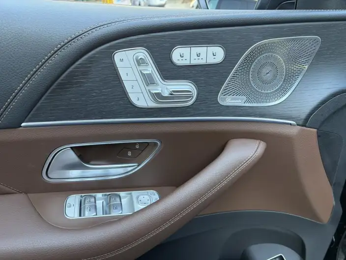 Mercedes-Benz GLS 2024 Model GLS 450 4MATIC Fashion Model – фото 7