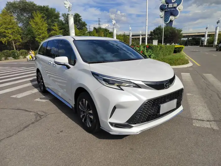Granvia 2024 Model Intelligent Hybrid 2.5L 4WD Noble PLUS Edition – фото 2