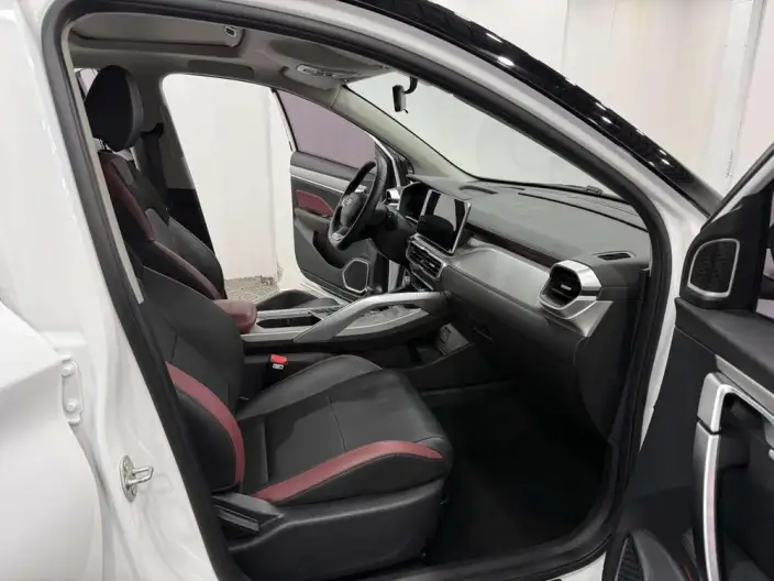 Geely Binyue 2021 Model 240T DCT Diamond Edition – фото 8